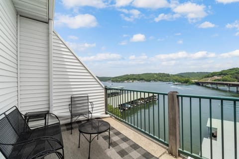 CEDAR HEIGHTS 298 House in Ozark Mountains