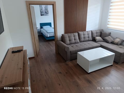 Bed, Living room, Photo of the whole room, Seating area, Bedroom