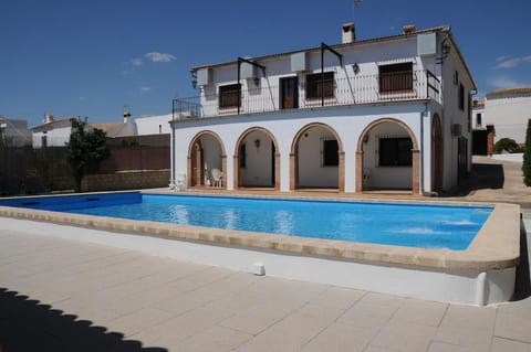 Property building, Day, Pool view, Swimming pool