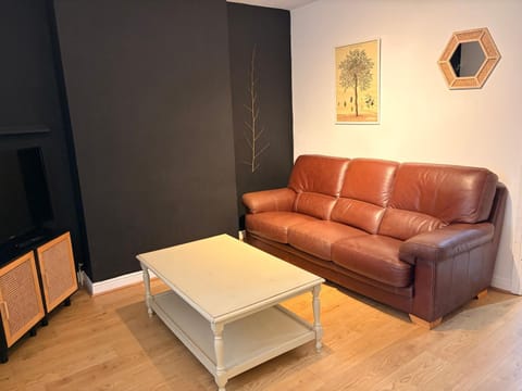 Living room, Photo of the whole room