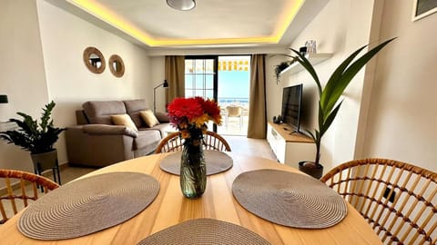 Communal lounge/ TV room, Living room, Dining area