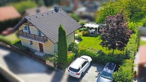 Property building, Bird's eye view, Parking
