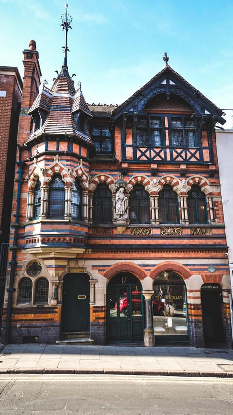 Property building, Day, Location