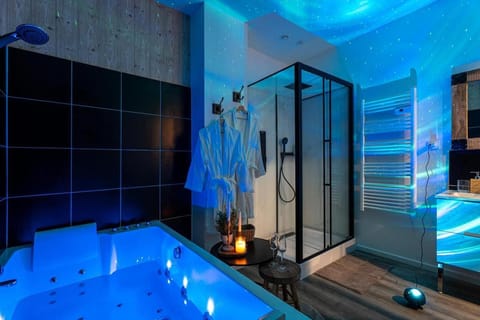 Hot Tub, Bathroom, TV and multimedia, Spa and wellness centre/facilities, Bath, hair dryier, internet, towels, washing machine, dryer