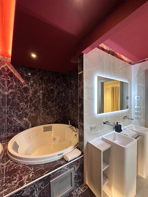 Hot Tub, Bathroom, Bath