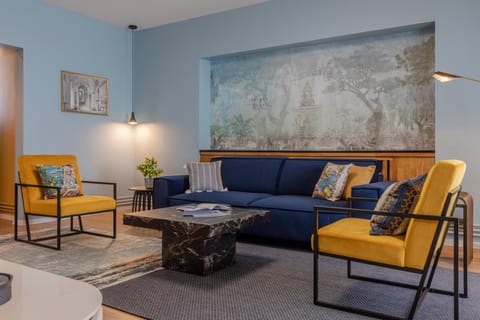 Living room, Seating area