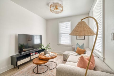 Cozy Portland Getaway 1 Block from Mississippi House in Portland