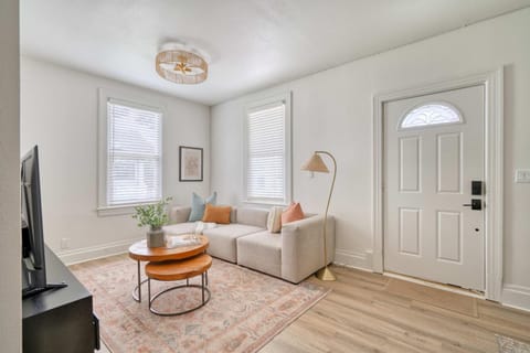 Cozy Portland Getaway 1 Block from Mississippi House in Portland