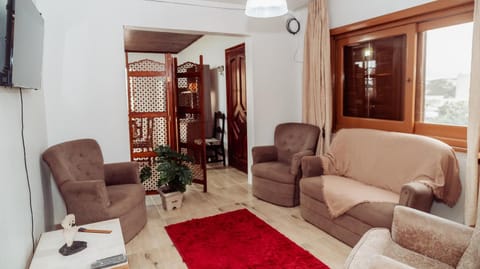 Communal lounge/ TV room, Living room