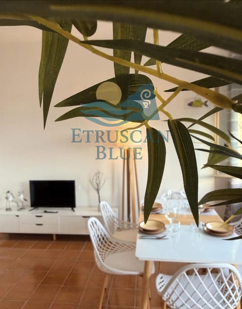 Communal lounge/ TV room, TV and multimedia, Living room, Dining area, Evening entertainment