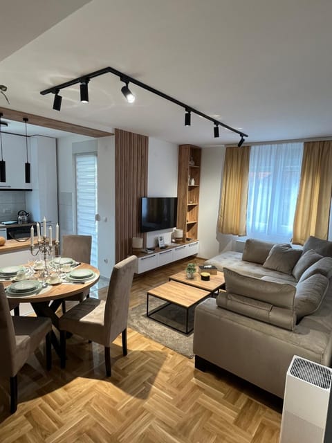 TV and multimedia, Kitchen or kitchenette, Living room, Seating area, Dining area, Evening entertainment