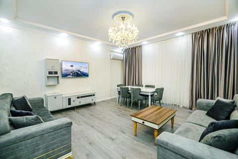 Communal lounge/ TV room, TV and multimedia, Living room, Seating area, Evening entertainment, air conditioner