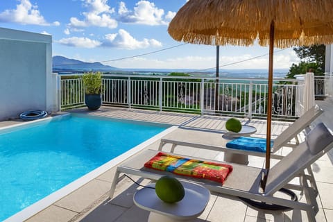 Swimming pool, Swimming pool, Seasons