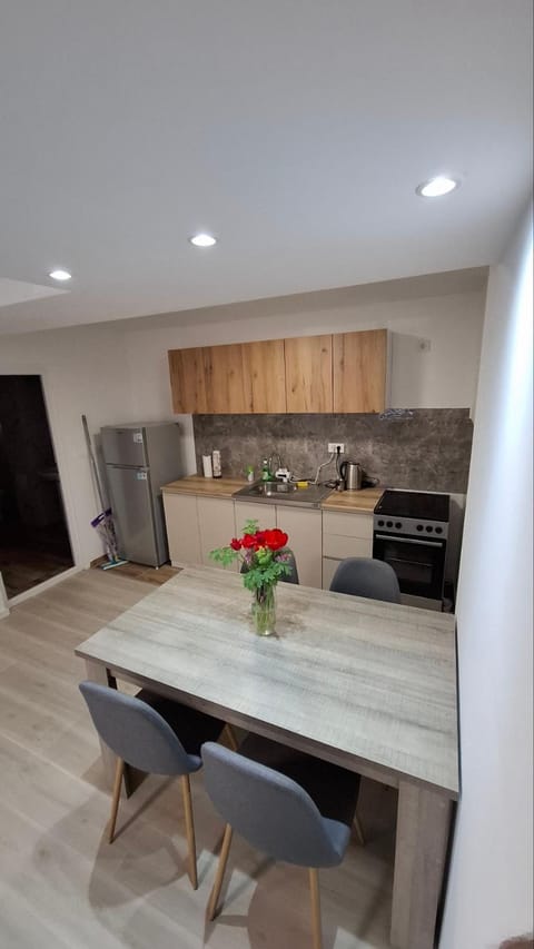 Kitchen or kitchenette, Dining area, oven, pet friendly, stove, toaster