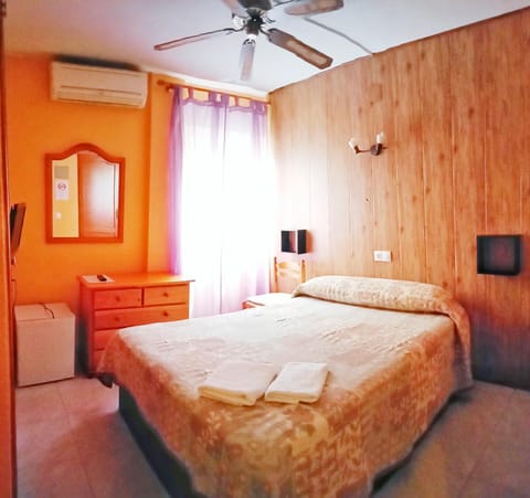 Hostal Cristina Bed and Breakfast in Dénia