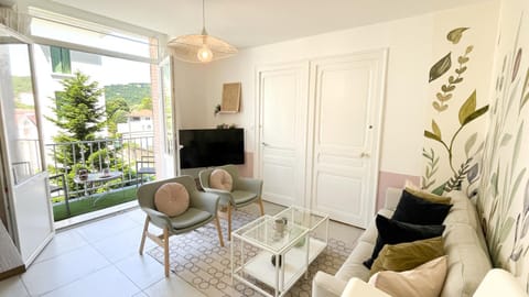 TV and multimedia, Balcony/Terrace, Living room