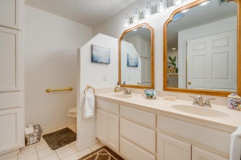 Pecan Creek Haus Lake LBJ Retreat with Boat Dock! House in Lake Lyndon B Johnson