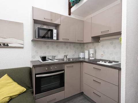 Studio pour 4 personnes avec piscine au Lavandou - FR-1-803-94 Apartment in Le Lavandou