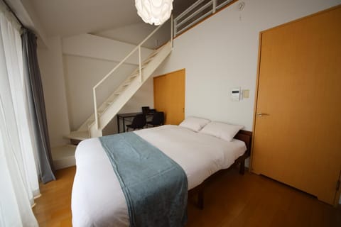 Photo of the whole room, Bedroom