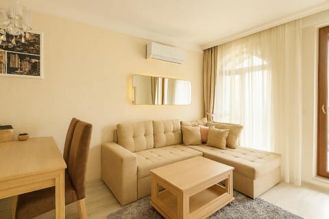 Living room, air conditioner