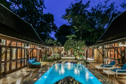 Property building, Pool view, Swimming pool, Swimming pool, Swimming pool