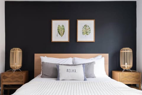 Stylish Urban Loft wFloating Stairs&Fireplace House in Seattle