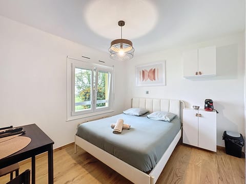 Bed, Bedroom