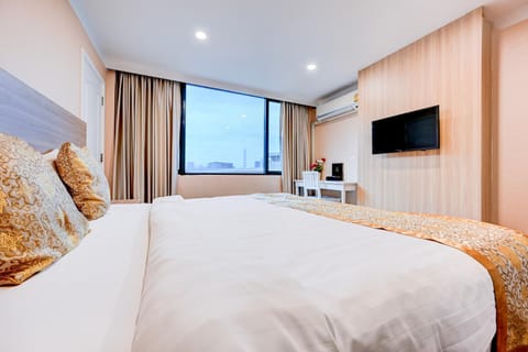 Bed, TV and multimedia