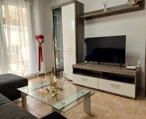 Living room, Guests