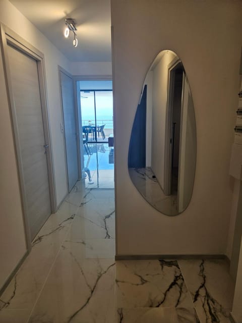 Chez Vicky, superbe appartement avec parking privé piscine et vue exceptionnelle Apartment in Ajaccio