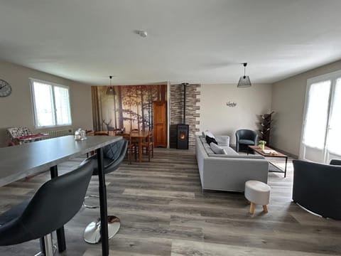 Communal lounge/ TV room, TV and multimedia, Living room, Dining area