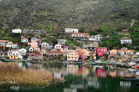 Day, Natural landscape, Lake view, Mountain view