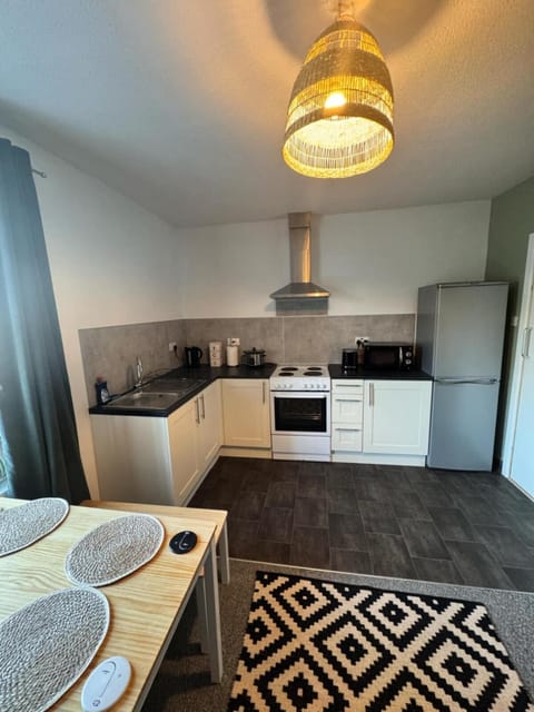 One Bedroom Apartment - Swansea Centre & Train stn Apartment in Swansea