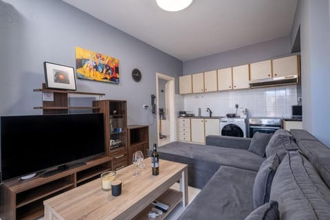 TV and multimedia, Kitchen or kitchenette, Living room, Seating area, Dining area, Evening entertainment