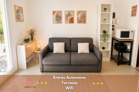 Communal lounge/ TV room, TV and multimedia, Kitchen or kitchenette, Living room, Seating area