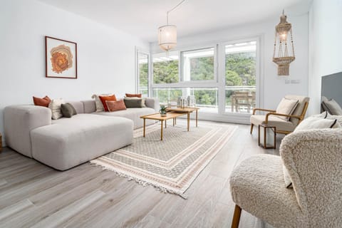 Modern 3 Bedroom Retreat in Benahavís Apartment in Sierra de las Nieves