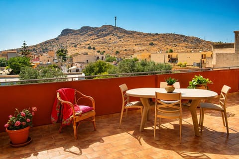 Property building, Patio, Day, Natural landscape, View (from property/room), Balcony/Terrace, Dining area, Mountain view