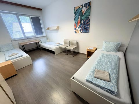 Bed, Photo of the whole room, Seating area, Bedroom, Area and facilities, towels