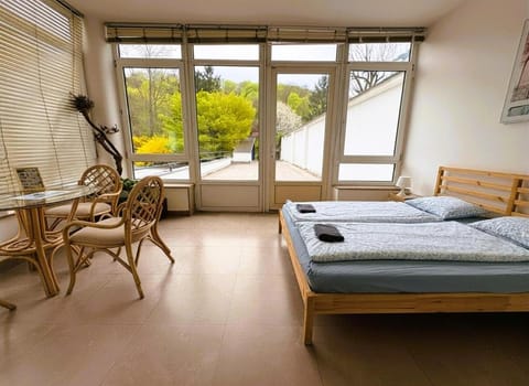 Facade/entrance, Bed, Balcony/Terrace, Bedroom
