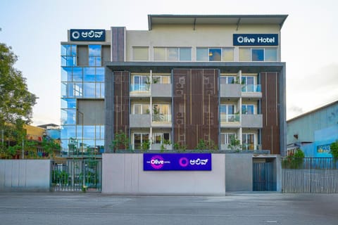 Property building, Facade/entrance