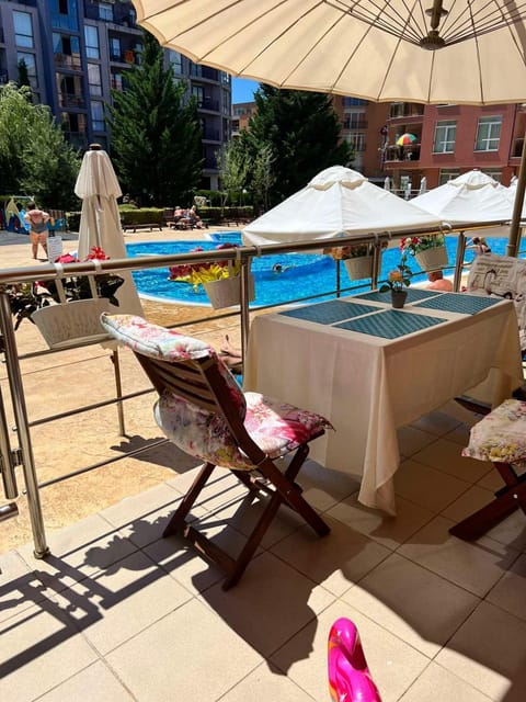 Patio, Pool view, Swimming pool, sunbed
