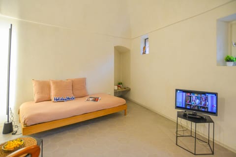 TV and multimedia, Living room, Seating area, Evening entertainment