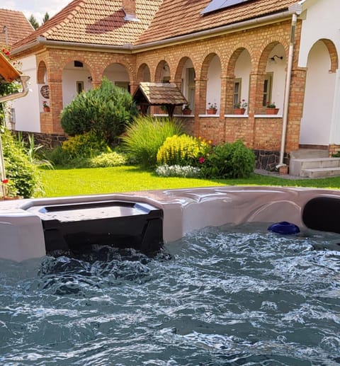 Property building, Hot Tub, Spa and wellness centre/facilities, Swimming pool