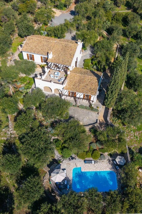 Property building, Bird's eye view, Garden, Swimming pool, sunbed