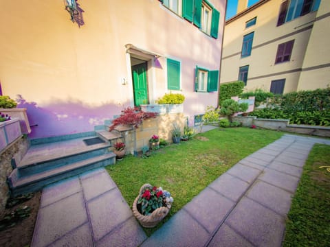 Property building, Day, Garden, Garden view