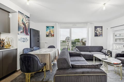 Parenthèse Chic – Confort moderne près de Paris Apartment in Île-de-France