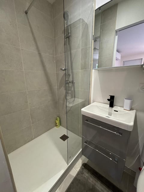 Studio l'Evasion - Clim - Valence Apartment in Valence