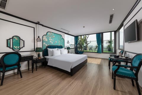 Communal lounge/ TV room, Bed, TV and multimedia, Balcony/Terrace, Photo of the whole room, Seating area, Evening entertainment, Bedroom