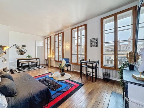 Home Away tramassac 1 Apartment in Lyon