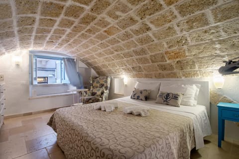 Property building, Living room, Bedroom